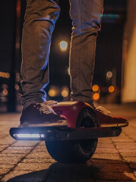 riding a gt onewheel at night with lights on